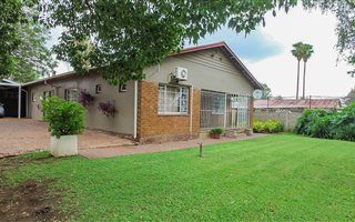 3 Bedroom House in Claremont