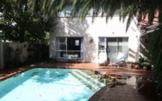 1 Bedroom Garden Cottage in Northcliff Ext 15