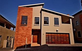 3 Bedroom Townhouse in Alberante