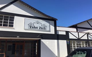 160 m² Commercial space in Craighall