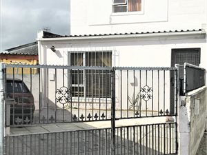 5 Bed House in Woodlands