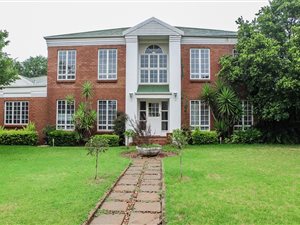 4 Bed House in Silver Lakes Golf Estate