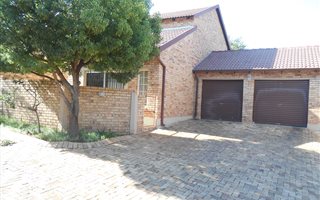 3 Bedroom Townhouse in Amberfield Manor