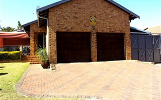 3 Bedroom House in Bo Dorp