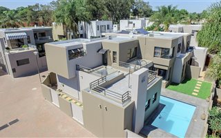 5 Bedroom Cluster in Bedford Gardens