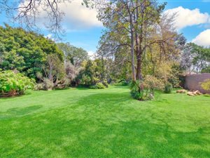 1825 m² Land available in Bryanston