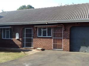 3 Bed Townhouse in Clarendon