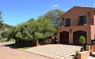 4 Bedroom House in Ville D Afrique