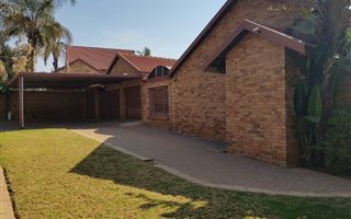 3 Bedroom House in Moreleta Park