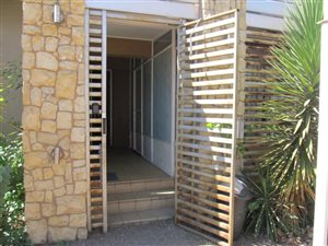 8 Bed House in Colbyn