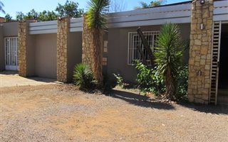 8 Bedroom House in Colbyn