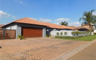 4 Bedroom House in The Meadows at Hazeldean