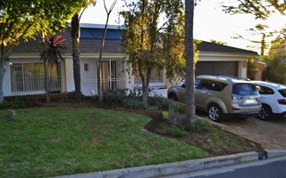 4 Bedroom House in Protea Valley