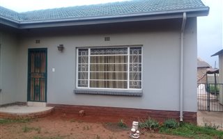 1 Bedroom Garden Cottage in Witpoortjie