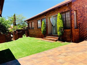 3 Bed Townhouse in Weltevreden Park