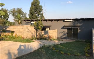 1 Bedroom Garden Cottage in White River