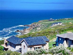 4 Bed Cluster in Pinnacle Point Golf Estate
