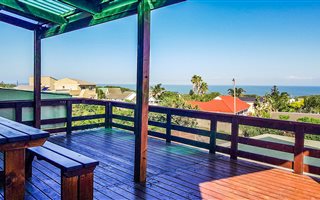 6 Bedroom House in Sunrise on Sea