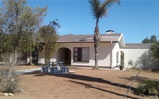 4 Bedroom House in Vanrhynsdorp