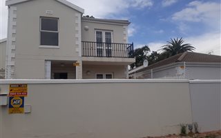 3 Bedroom Townhouse in Rondebosch