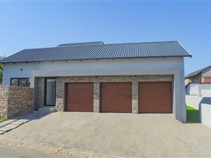 4 Bed House in Waterfall Country Village