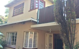 4 Bedroom House in Kensington