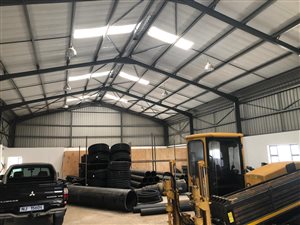 800 m² Commercial space in Riverview Park