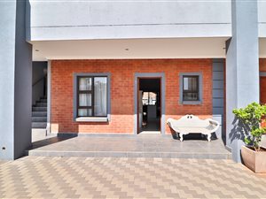 2 Bed Apartment in Lyttelton Manor