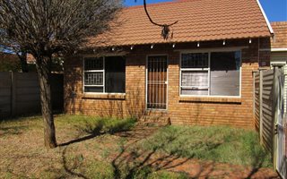 2 Bedroom Townhouse in Spitskop