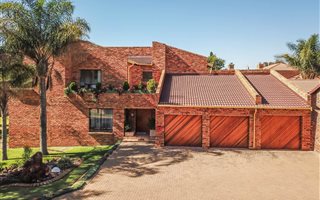 4 Bedroom House in Blue Gill