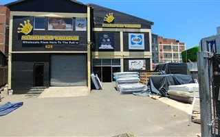 1500 m² Retail Space in Park Hill