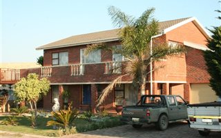 4 Bedroom House in Jeffreys Bay
