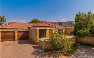 3 Bedroom Townhouse in Pinehaven