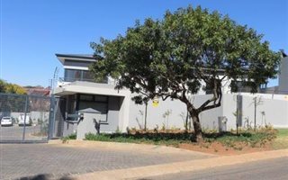 3 Bedroom House in Waterkloof Ridge