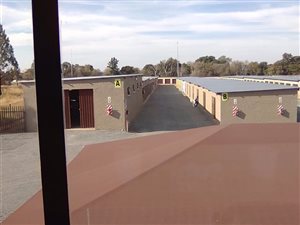 14000 m² Commercial space in Waterglen