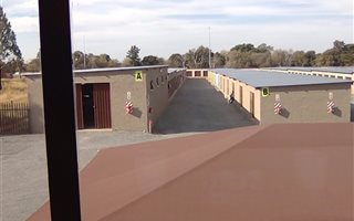 14000 m² Commercial space in Waterglen
