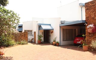 3 Bedroom Townhouse in Constantia Park