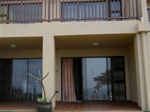 3 Bed Apartment in Illovo Beach