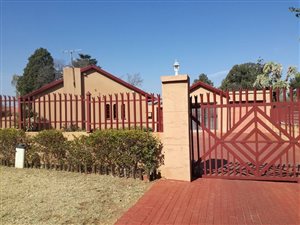 4 Bedroom House in Erasmia