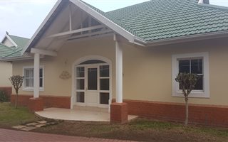 3 Bedroom Simplex in Mt Edgecombe