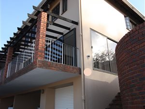 3 Bed Duplex in Sunningdale