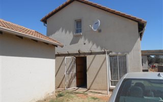 2 Bedroom Duplex in Vanderbijlpark CE7