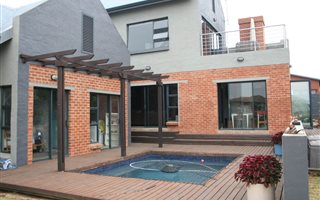 6 Bedroom House in Midlands Estate