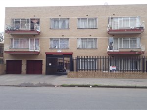 2 Bed Apartment in Vereeniging Central