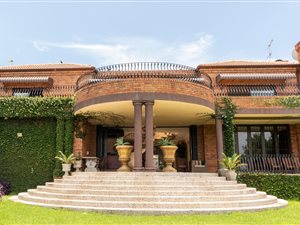5 Bed House in Bridle Park
