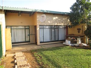 2 Bed Townhouse in Rheeder Park
