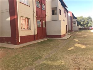 2 Bed Flat in Kempton Park Central
