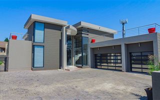 5 Bedroom House in Silverwoods Country Estate