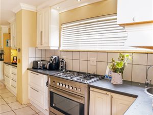 4 Bed House in Upington