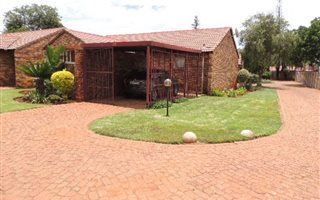 2 Bedroom Townhouse in Karen Park
